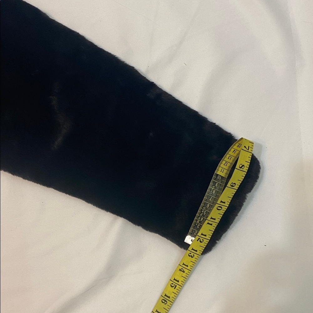 Nike Women’s Sport Wear,Black And Fossil,Swoosh Logo,Faux FurJacket.Size-Medium. - Picture 13 of 15